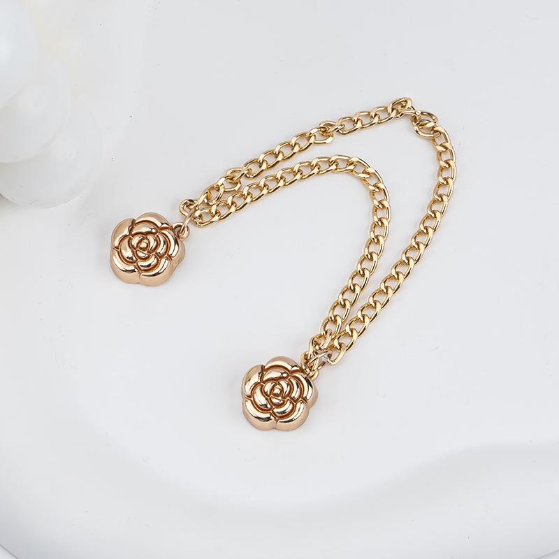 

Многофункциональные магнитные зажимы для одежды в виде цветка, магнитная брошь без иглы для женской одежды, хиджаба 1PC золотой