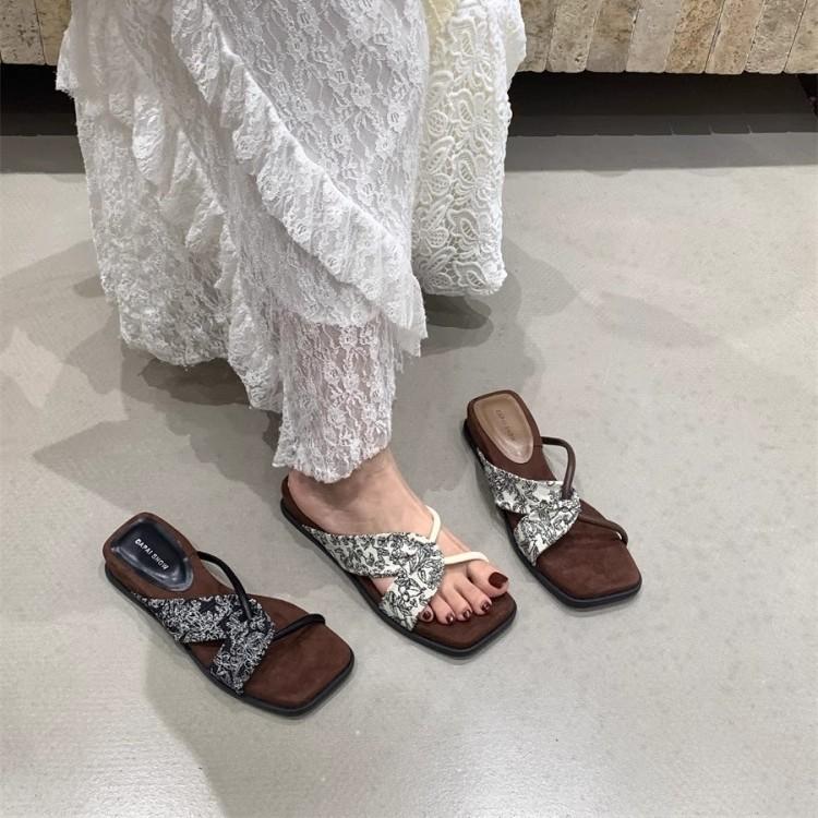 Thick-bottomed half-slippers women's niche outer wear 2025 summer black with open toe inner height increase casual cool slippers