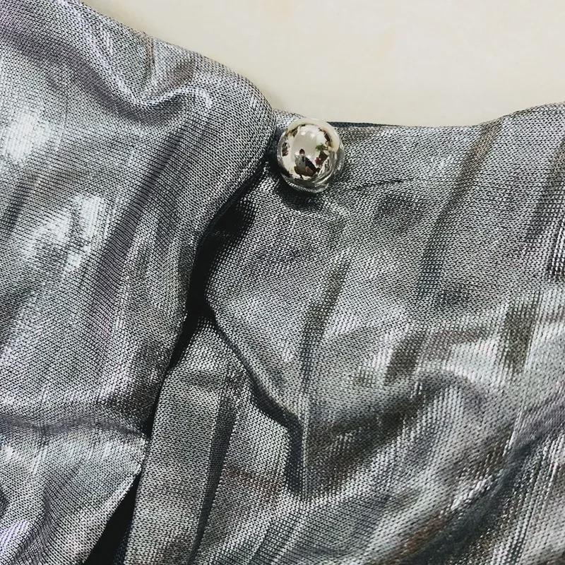 Auf Lager 2025 Celebrity Collection: Glänzendes Mini-Abendkleid mit plissiertem Rock und Bindegürtel