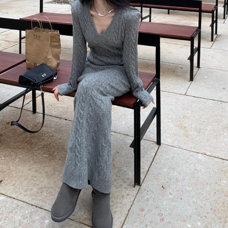 Autumn and Winter New Retro Twist Knitted Dress Women's Fashion and Thin Inner Sweater Long Dress