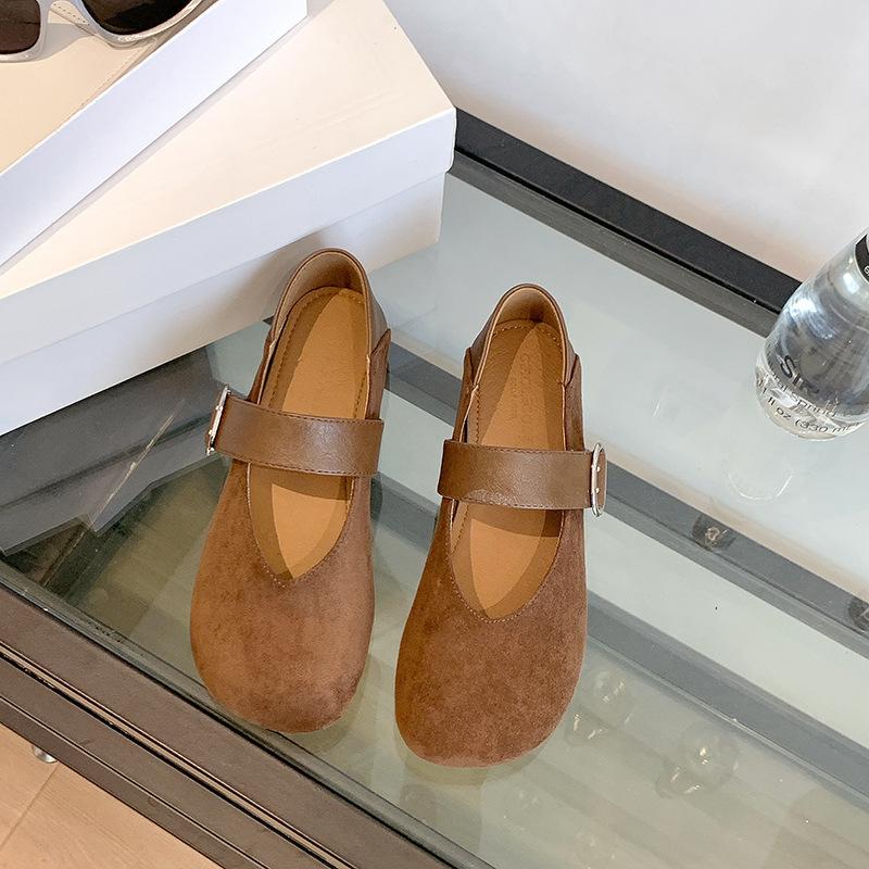 Temperament round head flat sole shoes women's 2025 new spring and autumn French retro Mary Jane small leather shoes light mouth commuter shoes