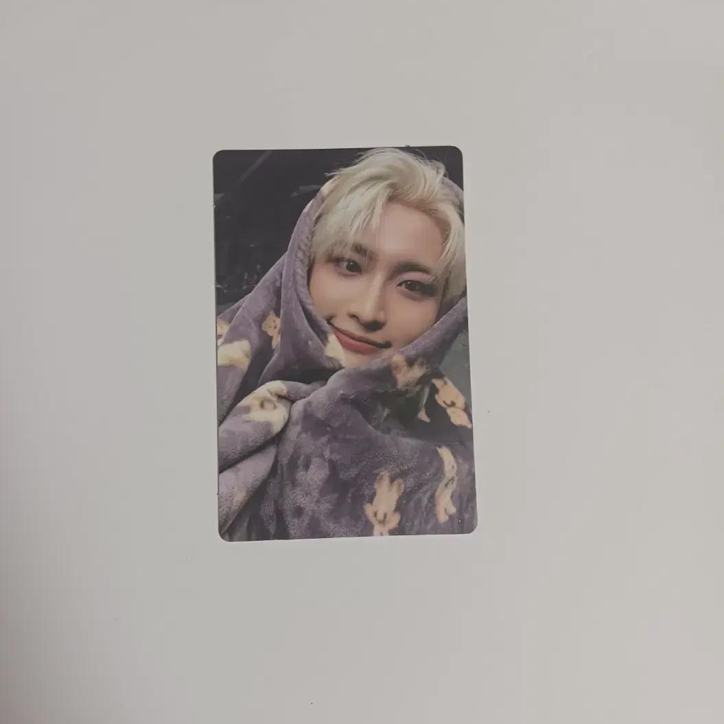 

Ateez Halazia Seonghwa Blanket Photocard