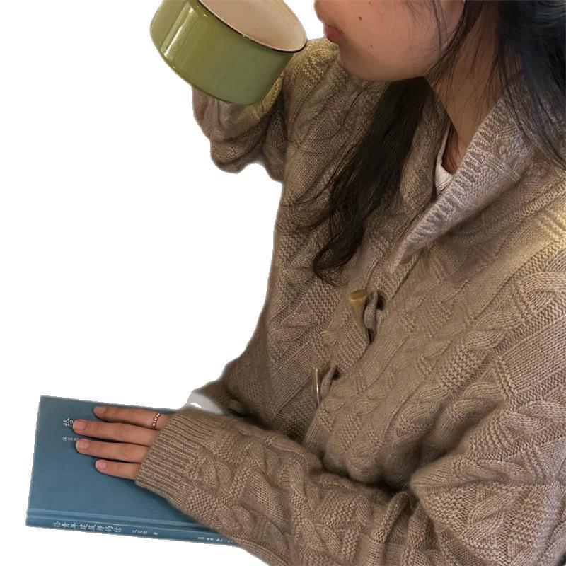 Women's Thickened Retro Horn Button Cable Knit Wool Cardigan - Long Sleeve, Slim Fit, Warm, Solid Color, Simple Design for Autumn and Winter