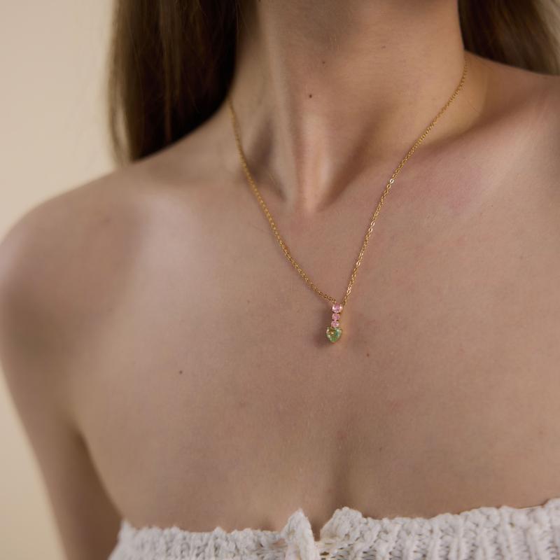 Women's Shiny Zircon Heart Pendant Necklace Sweet Color Geometric Gold PVD Plated Suitable for Graduation Gift