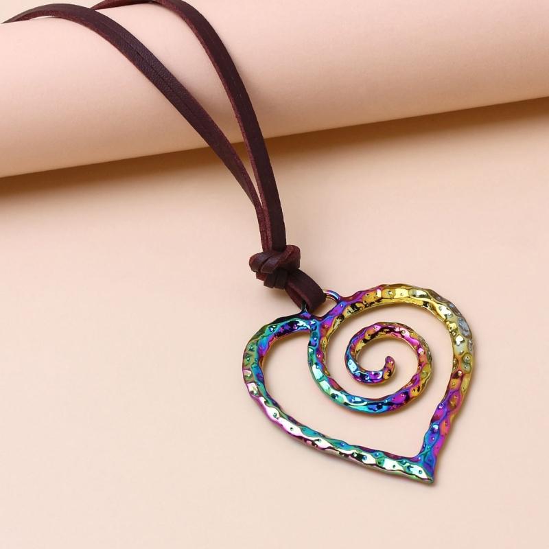Vintage Heart Necklace Female Temperament Collarbone Chain Korean Student Adjustable Chain Jewelry Gift for Women Girls