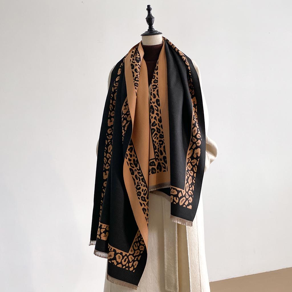 New Luxury Winter Cashmere Retro Leopard Print Scarf Women Warm Pashmina Poncho Scarves Fashion Shawl Thick Foulard Bufanda