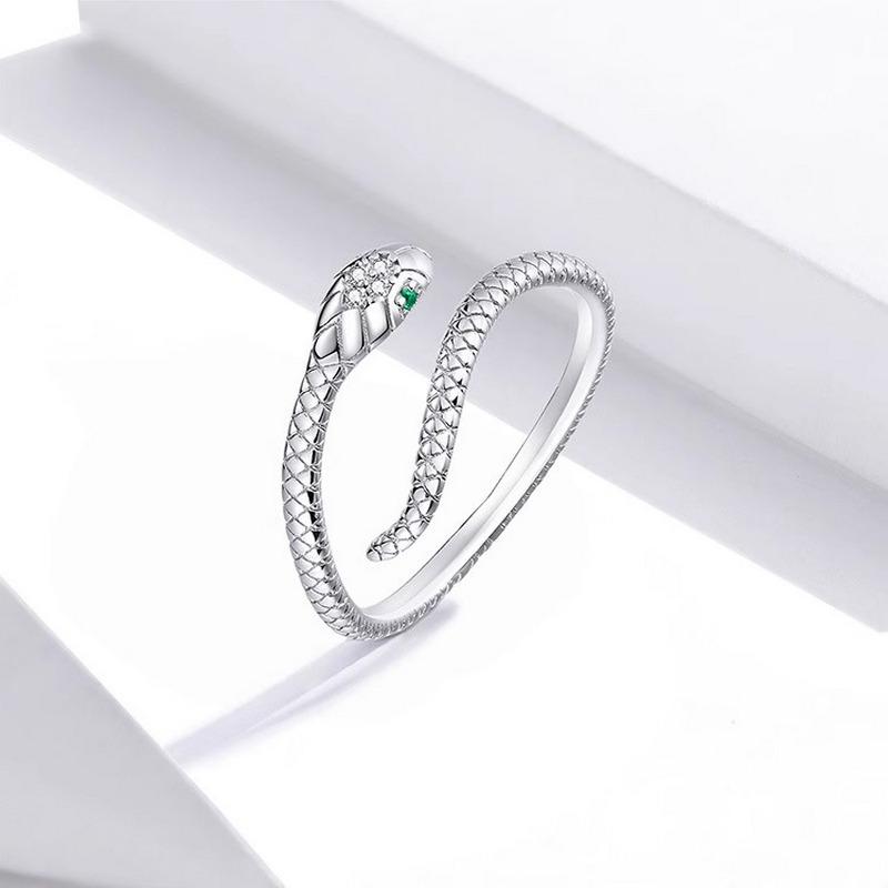 

Trendy Green-Eyed Snake Ring: Adjustable Snake-Shaped Index Finger Ring for Women Adjustable Open Size