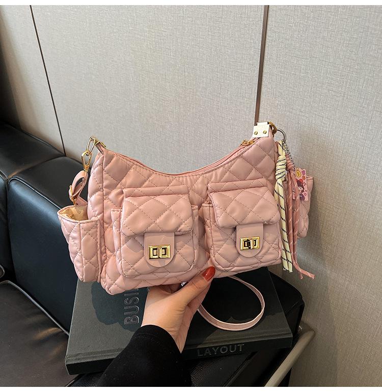 

2025 Высококлассная женская сумка кроссбоди на цепочке с ромбовидным узором - Элегантная модная сумка на плечо и подмышку