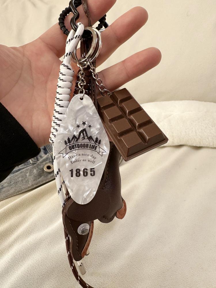 Miu Style Dachshund Leather Pendant: Handmade Braided Rope Keychain & Accessories