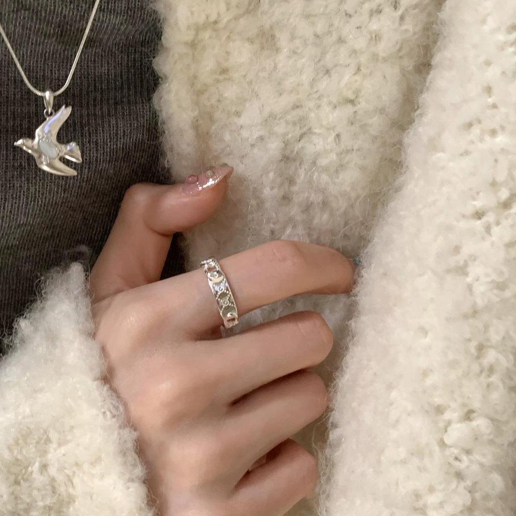 Sleek and elegant open ring for women, featuring a niche design and fashionable ins style, perfect for an internet celebrity index finger statement.