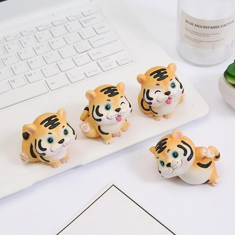 Cute Tiger Ornaments Micro Landscape Miniature Figurine Resin Craft Gift Desktop Garden Decor Home Miniatures Figurines
