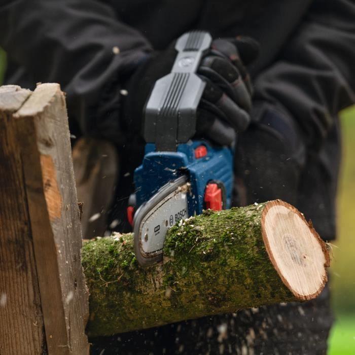 Bosch Professional 18V Chainsaw GKE 18V-15 (DIY Cuts Up To 13 Cm, Brushless Motor, 15 Cm Sheath) Without Battery