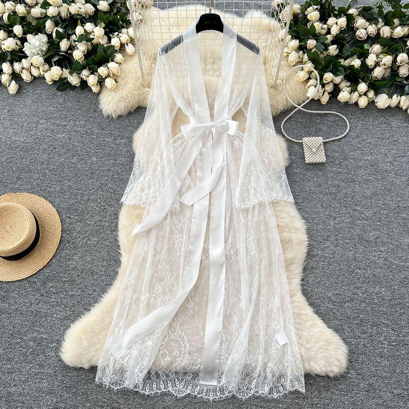 

Сексуальная элегантность Тонкое кейп-пижама Женский халат 2024 Бант Завязка Приталенная талия Расклешенный рукав Кружевной верх White S