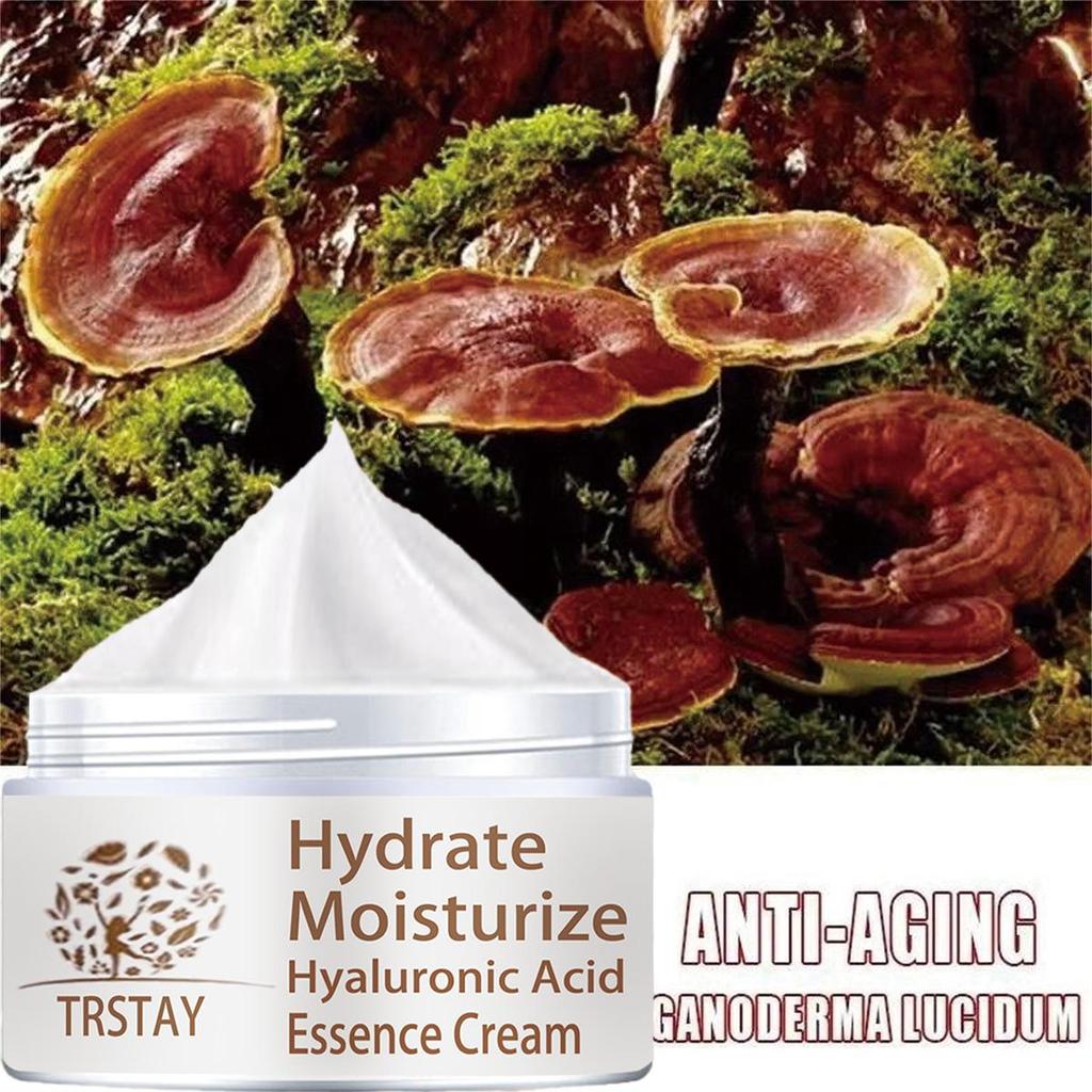 Face cream deeply nourishes skin, smoothes wrinkles, moisturizes and moisturizes