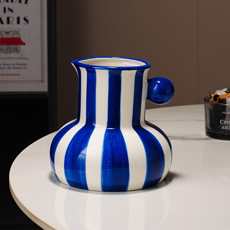 

Modern Minimalist Striped Ceramic Vase - Unique Vintage Painted Design for Flower Arrangement, High-end Home Decor синій