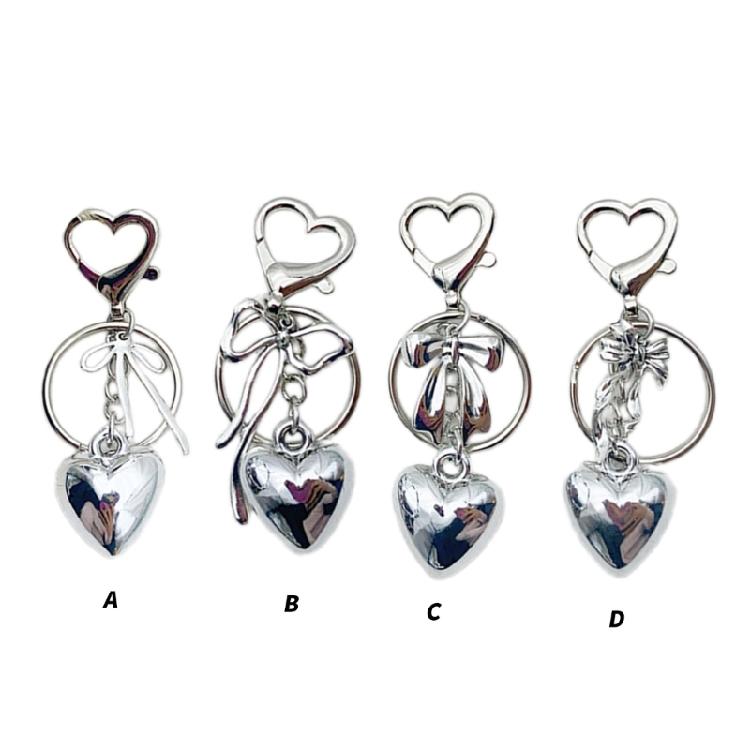 Fashionable Heart Bowknot Hanging Charm Unique Keychain Alloy Keyring Fashion Accessory for Women's Bags and Key Holder