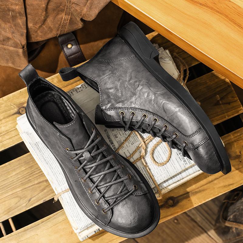 2026 Autumn and Winter British Retro Martin Boots Men's Round Head Lace-up Soft Sole Medium Help Tooling Leather Boots Genuine Leather Short Boots Men