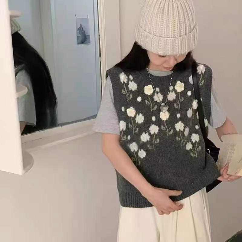 Gentle three-dimensional flower soft waxy sweater jacket women's autumn and winter new loose crew neck sweater vest knitted cardigan women
