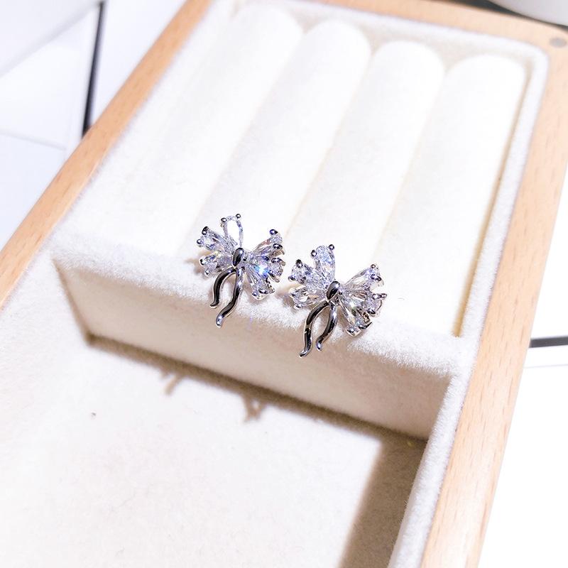 Huitan Aesthetic Women's Earrings Ear Piercing Daily Wear Fancy Bow Earrings with CZ Luxury Fashion Female Wedding Zircon 2021