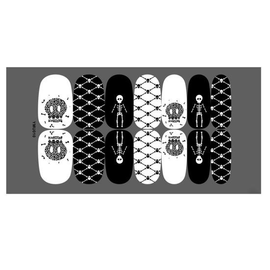 Leuchtende Halloween-Nagelfolien in lebendigen Farben. Modische Nagelkunst. Leicht zu bedienende, selbstklebende Maniküre-Nagelfolien.