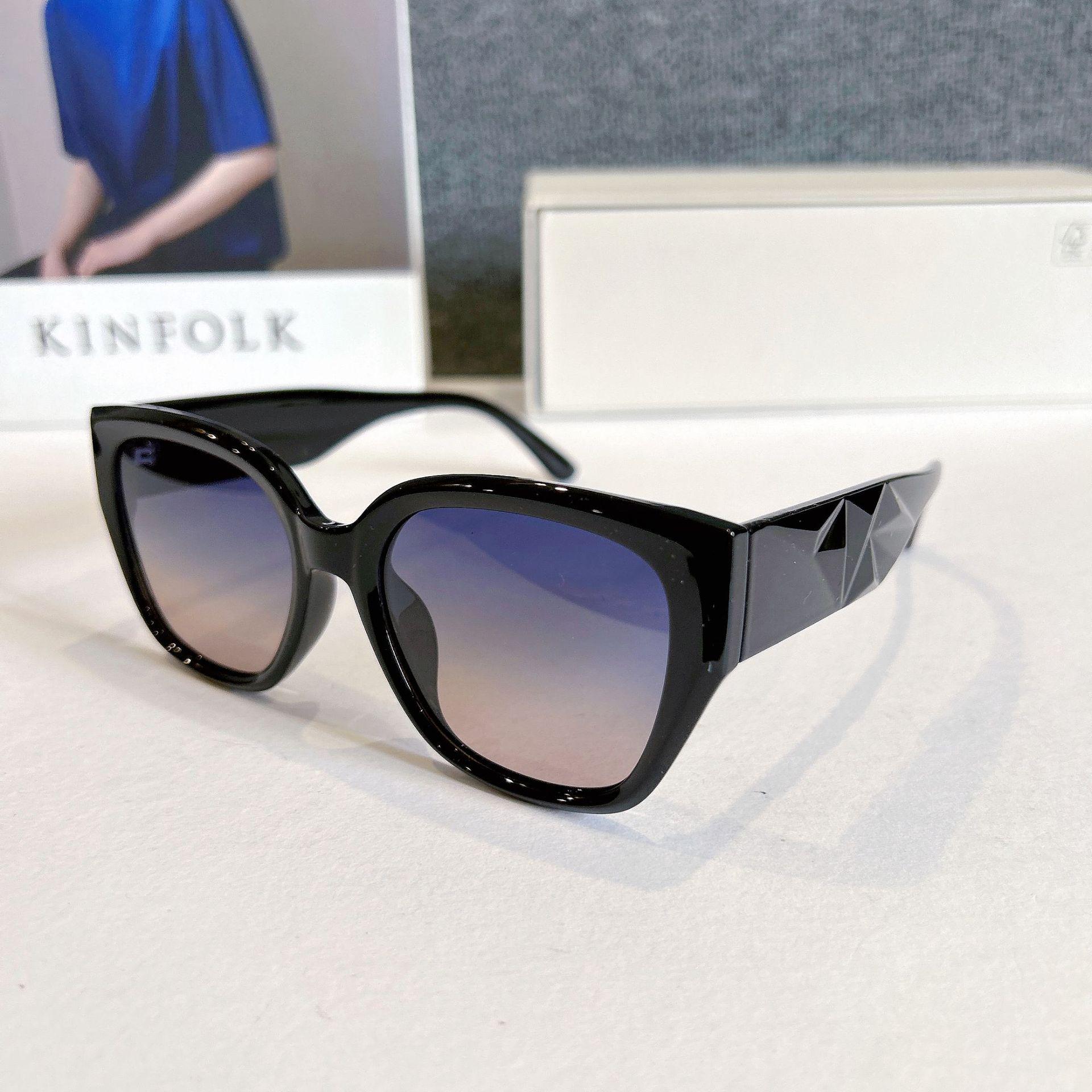 Korean Style TR90 Polarized Cat Eye Sunglasses with UV Protection and Diamond Pattern Legs