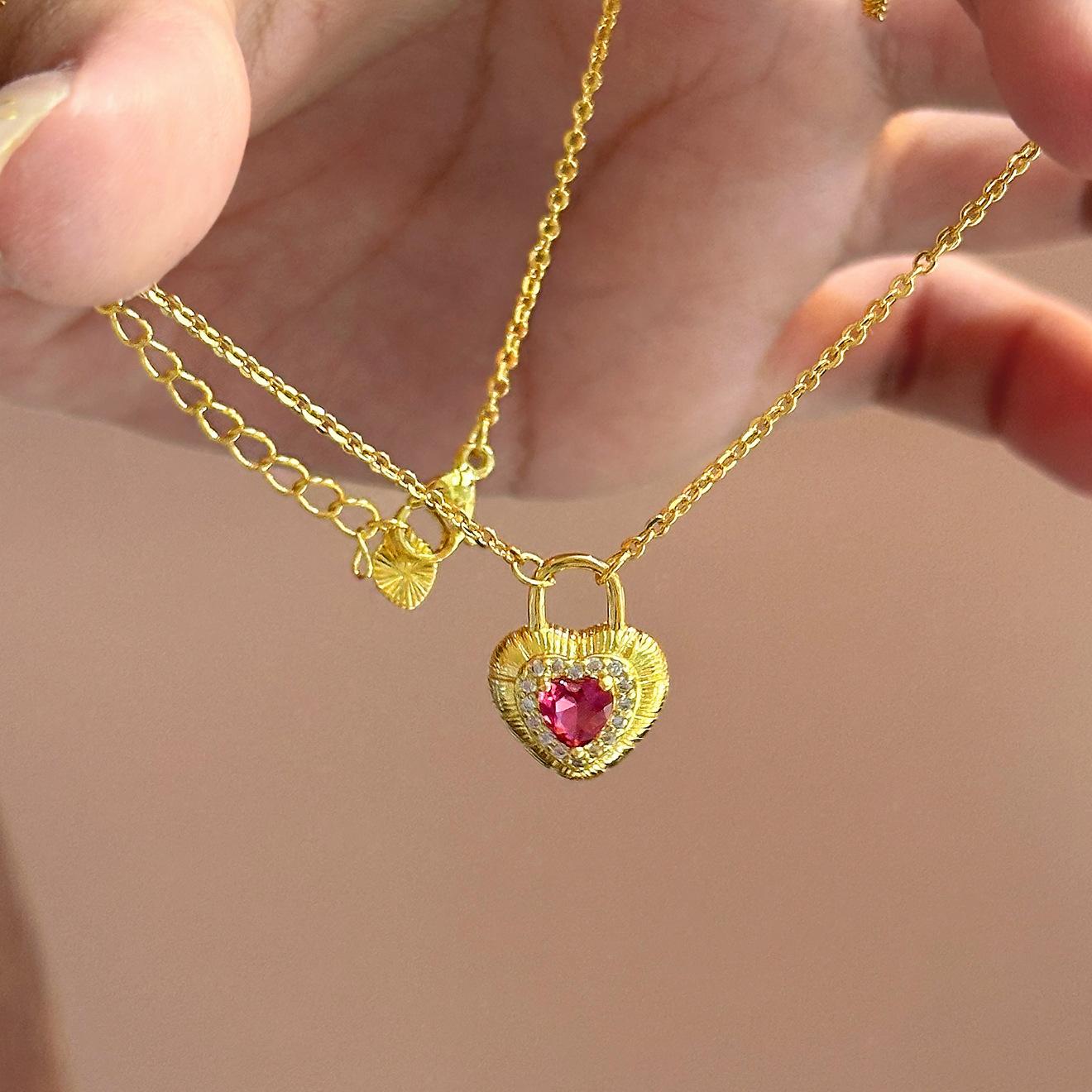 

Sweetheart necklace love pendant sweet wind collarbone chain pink love temperament necklace золотий