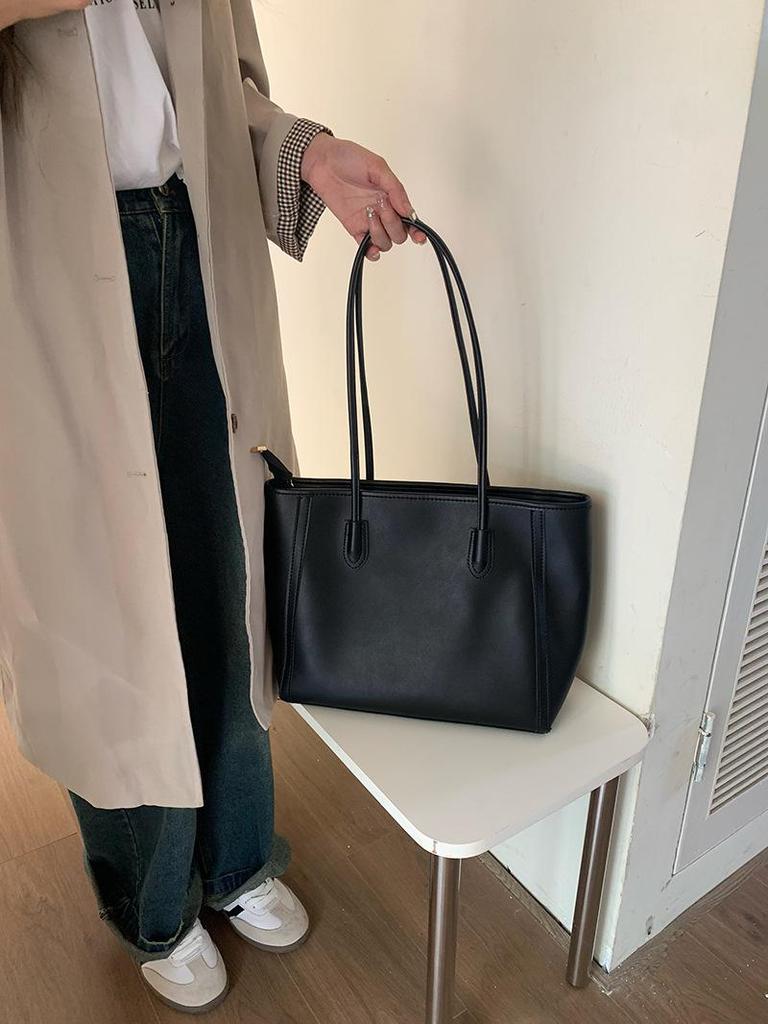 Retro 2025 Large Capacity Women's Tote Bag - Trendy Korean Style, Fashionable All-Match Shoulder Commuter Bag