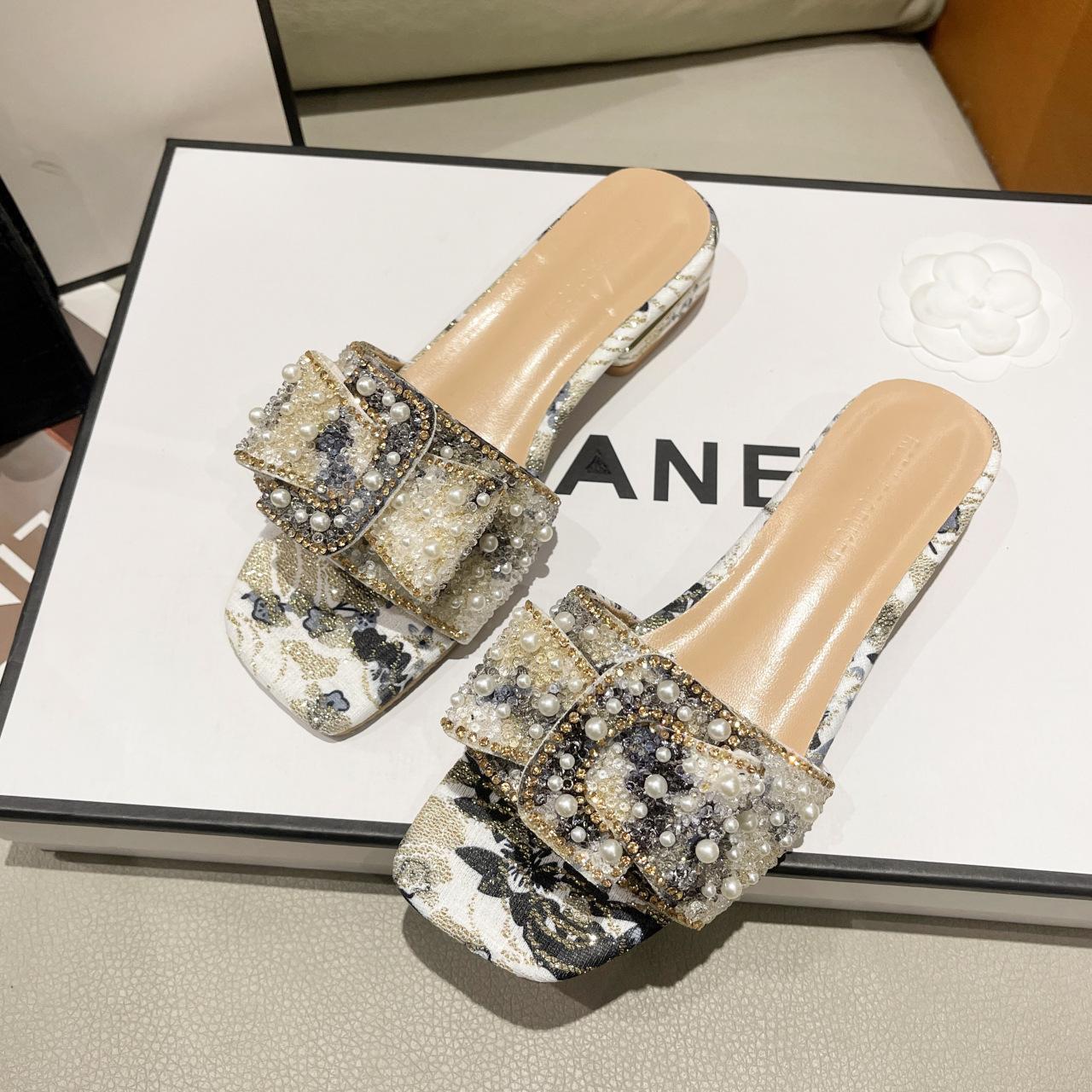 

Сказочный ветер прохладные тапочки женские летние новые модные низкие каблуки верхняя одежда пляжная обувь темперамент одно слово перетащить прилив 41