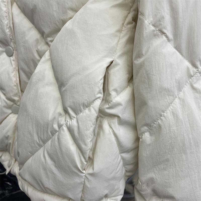 Dámská zimní podzimní bunda kabát s kulatým výstřihem z prachového peří bílé kachny volná krátká jednobarevná kosočtvercová prošívaná bunda z prachového peří