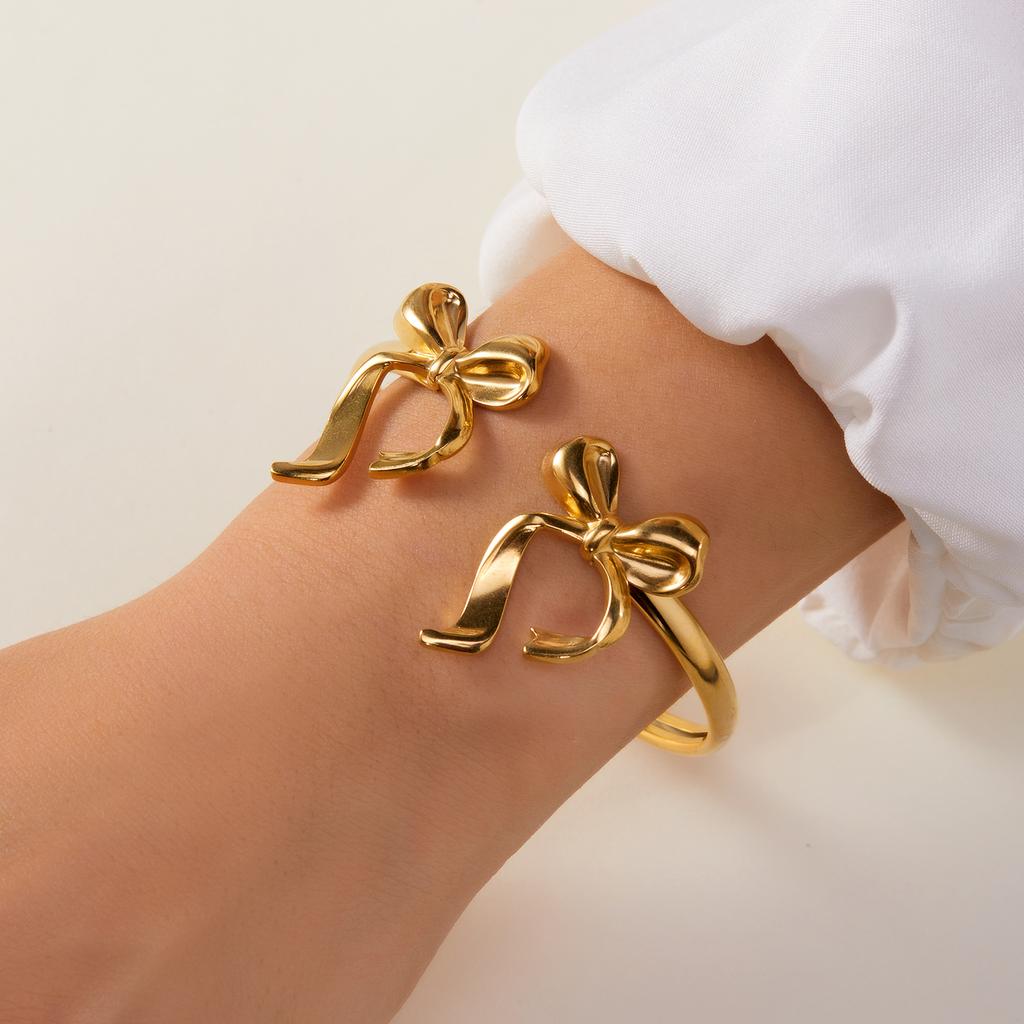 New Classic Sun Moon Pattern Open Bangles Bracelet For Women Gold Color Stainless Steel Heart Cuff Bracelet Hand Ornament Gift