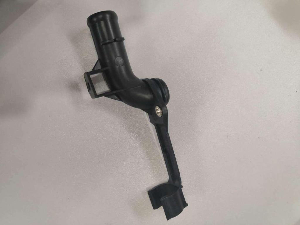 Mercedes-Benz W203 M271 C230 Cylinder Head Water Pipe (Part No. 2712001352)