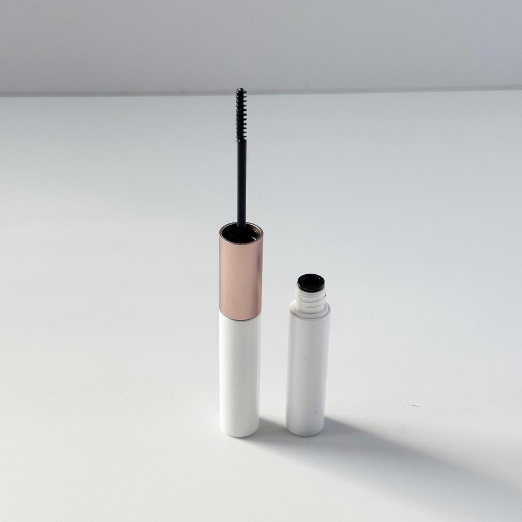 Dual-Ended Eyelash Glue & Remover: Instant Stick, Fast-Dissolving, Lash-Safe, Beginner-Friendly.
