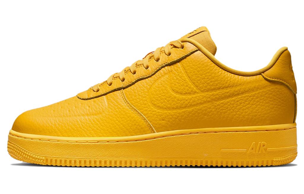 

Nike Air Force 1 07 Pro-Tech University Gold FB8875-700 42