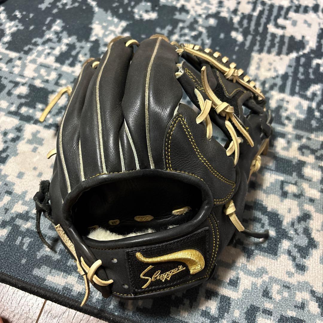 Used Slugger KSN-ARD black gloves
