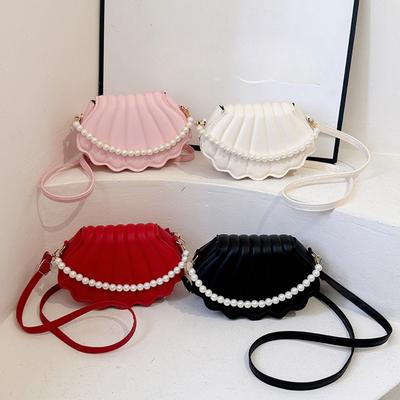 Søt skjellformet skulderveske med kjededesign og plissert dekorasjon, enkel crossbody-veske med magnetisk spennelukking og justerbar skulderreim