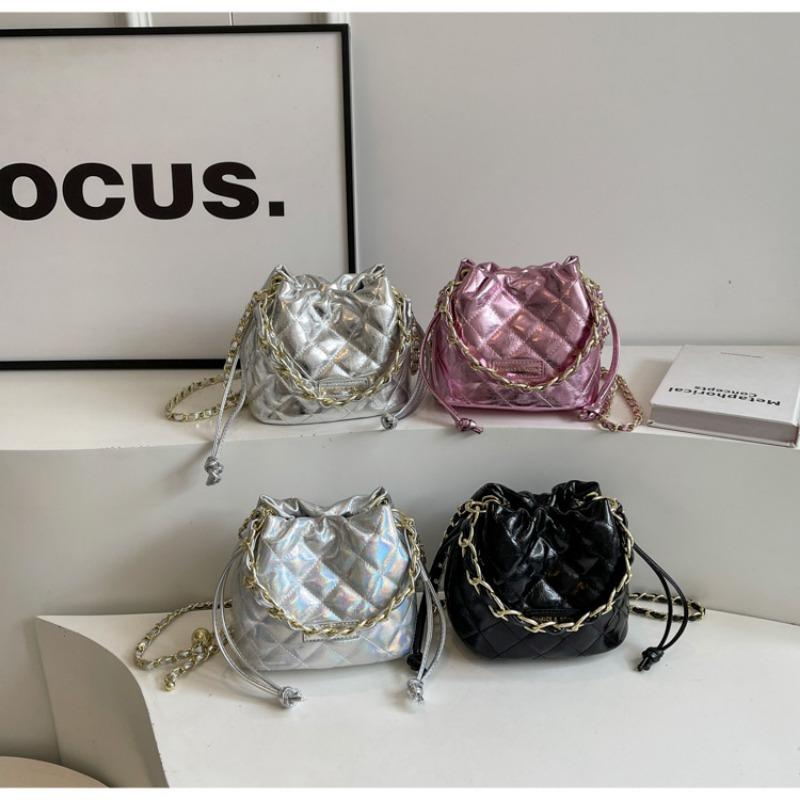 This Year's Popular Shiny Chain Bag 2024 New Fashionable Diamond Grid Chain Bucket Bag for Work and Commuting Crossbody Small Bag