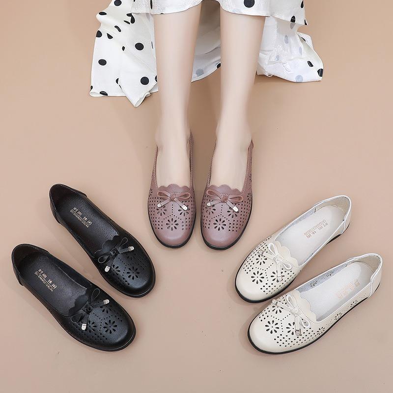Sandals women's summer new hollow hole single shoes soft sole non-slip leather shoes middle elderly women's shoes