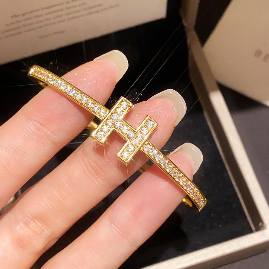 H-Shaped Diamond Shadow 18K Gold Plated Zirconia Hollow-Out Bracelet - Luxurious Hand Chain Jewelry