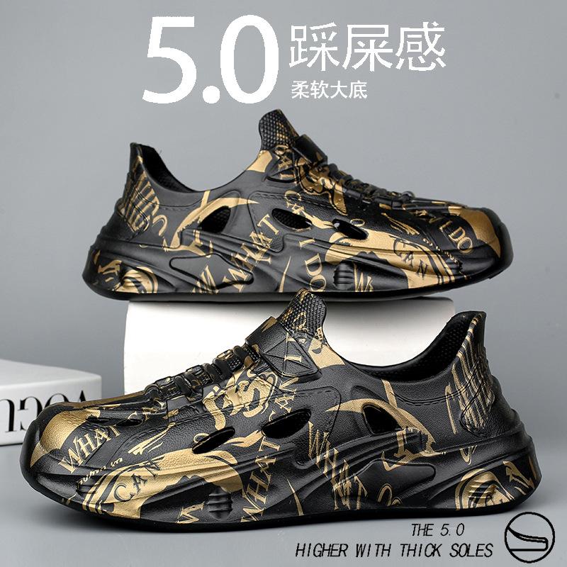 

Hole shoes men s 2025 summer new wear, stepping on shit, thick-soled sports men driving to work, coconut sandals 39 чёрный