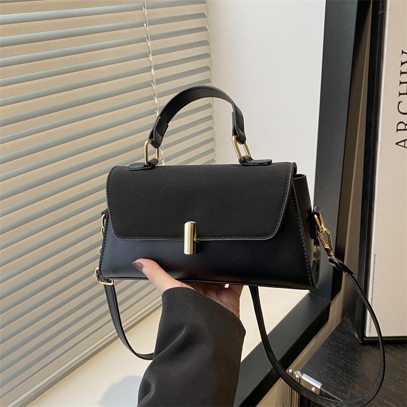 This Year, the Popular One-shoulder Small Bag Women's 2025 Spring New Fashion Handbag Texture Versatile Messenger Small Square Bag