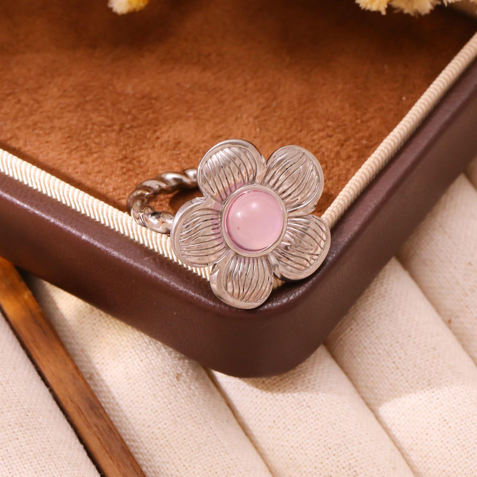 Stylish Retro Zircon Flower Ring for Women - High-End Stainless Steel Jewelry