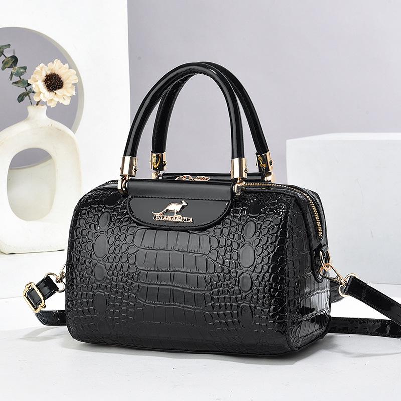 

Сумка женская из яркой кожи с тиснением под крокодила, темпераментная модная сумка-мессенджер через плечо, взрыв 23*13*16 чёрный
