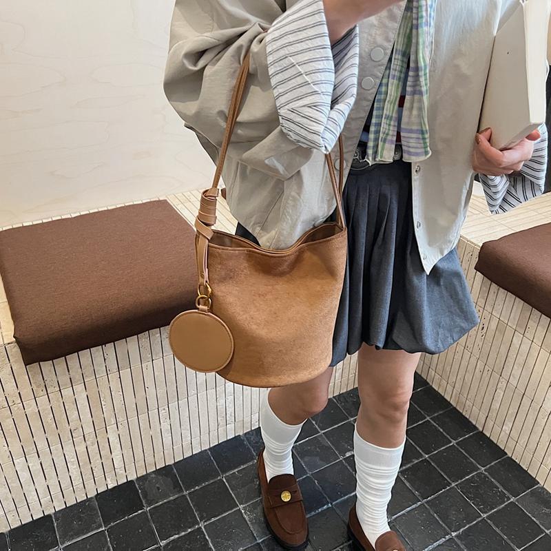Korean niche ins suede suede surface retro bucket bag versatile shoulder messenger women tote bag