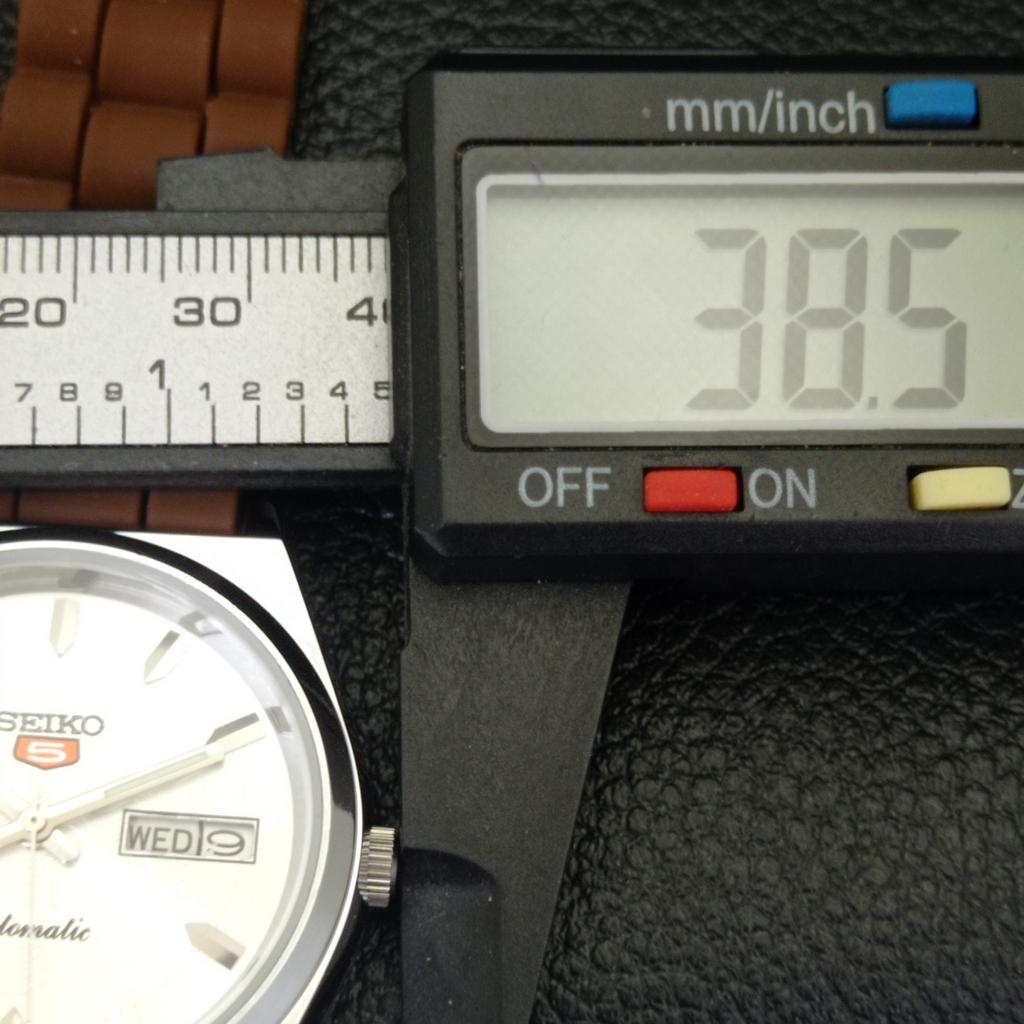 REFURBISHED VINTAGE SEIKO 5 AUTOMATIC JAPAN MENS SILVER DIAL WATCH a434684-2