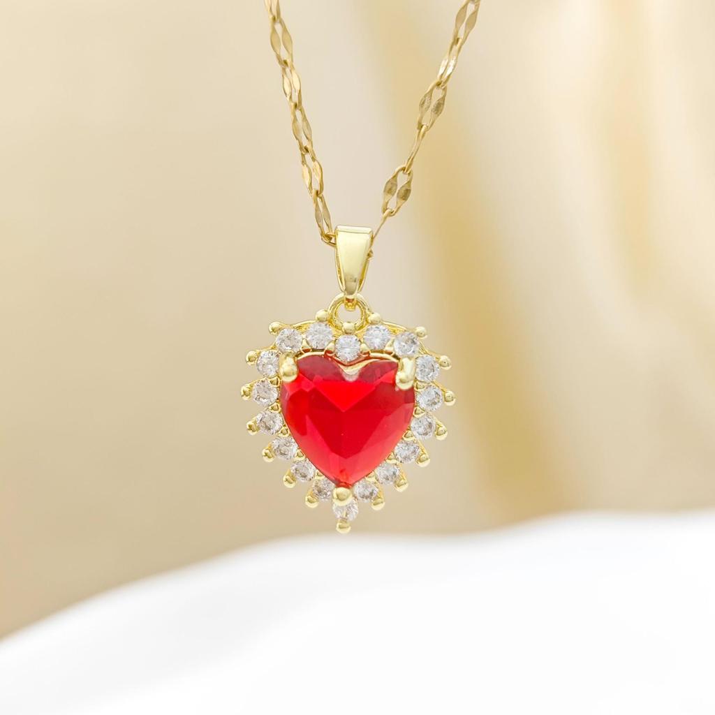 Women's Ruby Heart Necklace: Classic, Non-Fading, Versatile Clavicle Chain Accessory