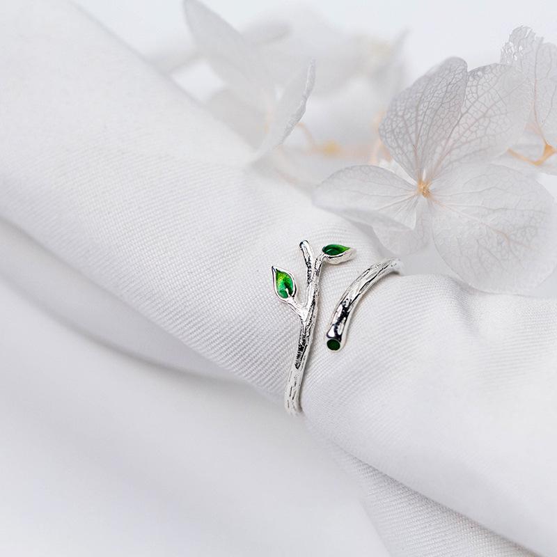 Elegant European Women's Tree Leaf Open Ring