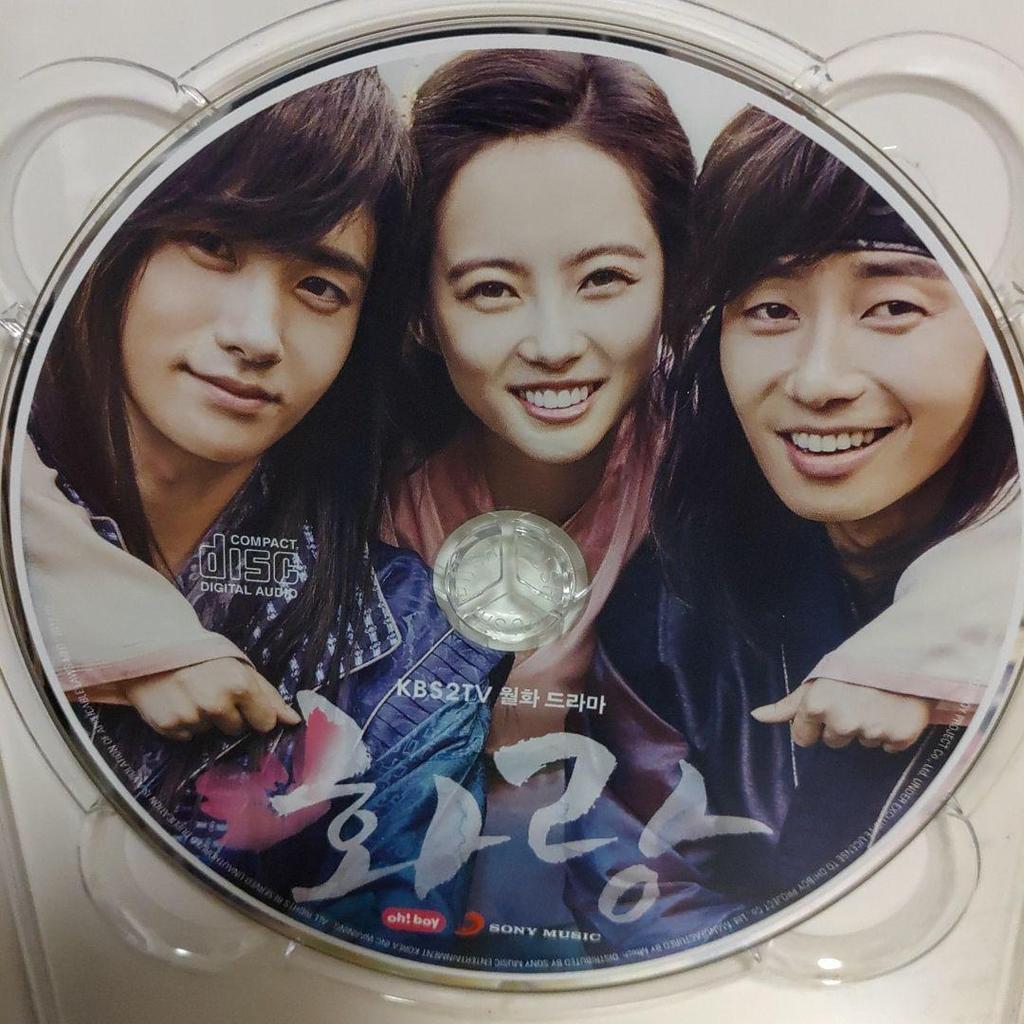 [GEBRAUCHT] Seltene koreanische Ausgabe / Hwarang Original-Soundtrack (mit 6 Bonus-Fotokarten)