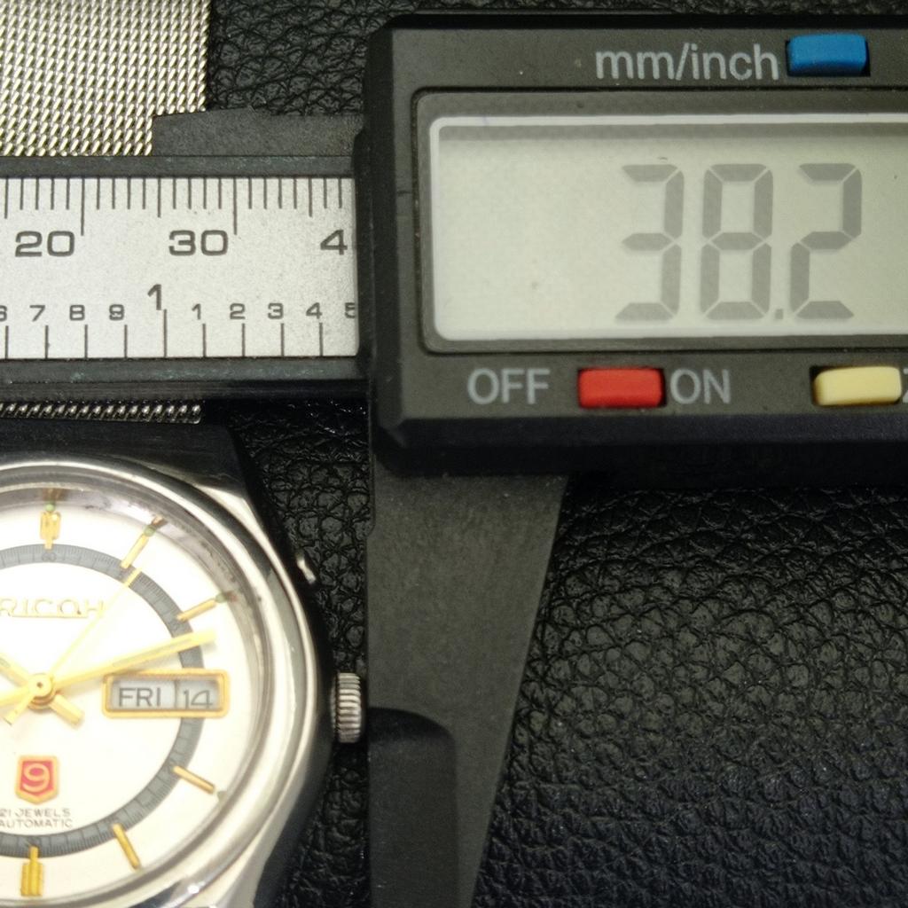 RICOH R31 AUTOMATIC JAPAN MENS VINTAGE SILVER COLOR DIAL WATCH a701921-5 R207-a701921