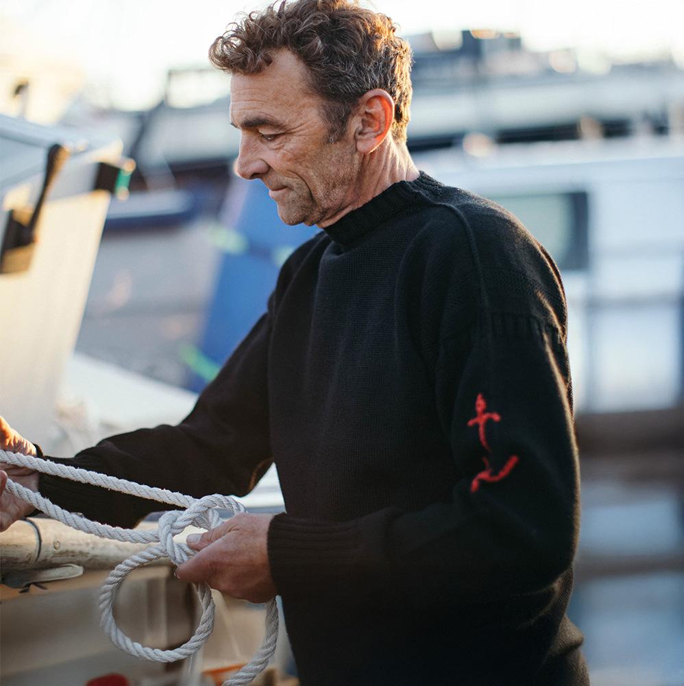 Geonjiulleunseu Fisherman Whole Garment Sweater - Black