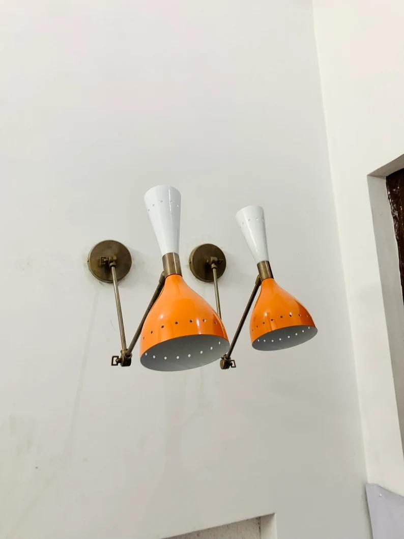 

Mid Century Italian Brass Diabolo Wall Sconce Pair: Orange & White Bedside Lamps помаранчевий